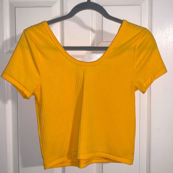 PAC Sun golden yellow short sleeve crop top. Size large - Picture 3 of 4